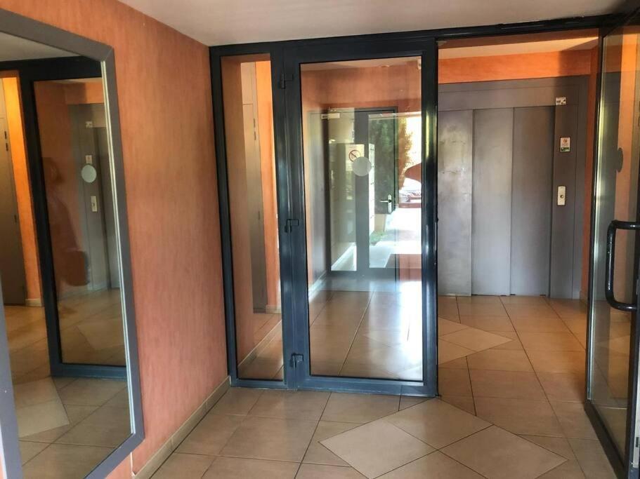 Cosy, Calme, Lumineux, Balcon, Parking Apartment