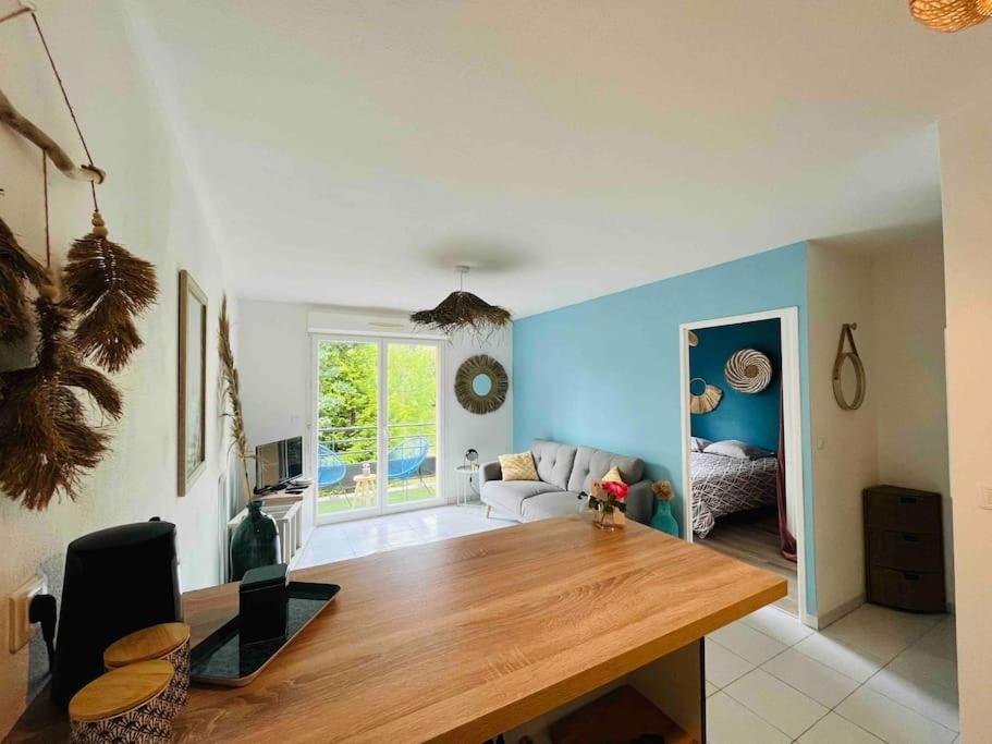 Cosy, Calme, Lumineux, Balcon, Parking Apartment *
